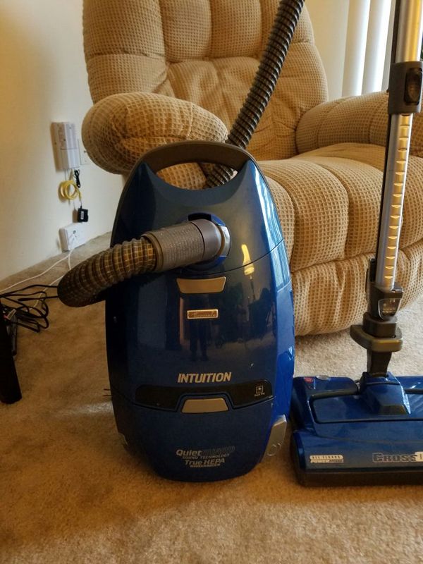 Kenmore Intuition Crossover Canister Vacuum for Sale in Chesterfield