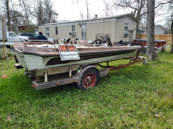 1984 Bass Boat needs to be restore NO title for Sale in Houston, TX ...