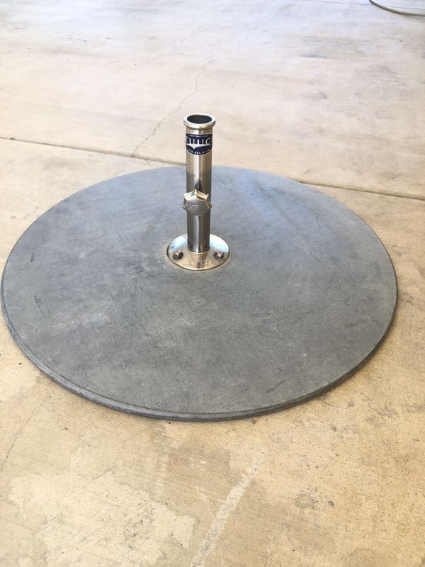 Tuuci brand commercial grade umbrella stand for Sale in Murrieta, CA