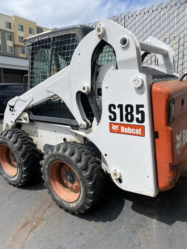 Excellent Condition 2013 BOBCAT S185 Skid steer / Have tracks also, Low