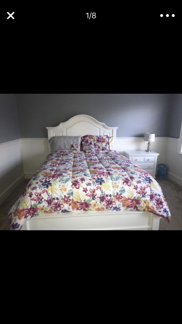 Pottery Barn Teen Girls Queen Comforter with 2 Shams for Sale in