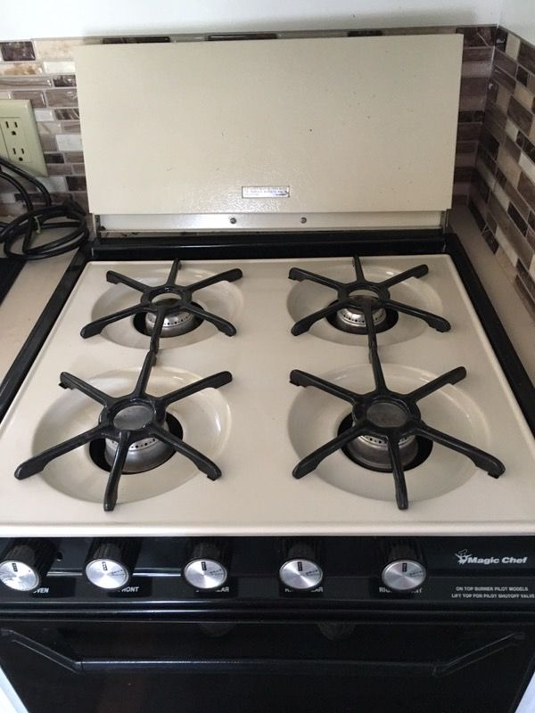 RV size Magic chef gas stove and oven, approx 21 X 21 and 18 inches
