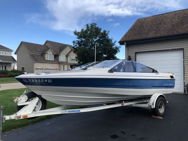 19ft 1988 Bayliner Capri Classic boat & trailer for Sale in Wauconda ...