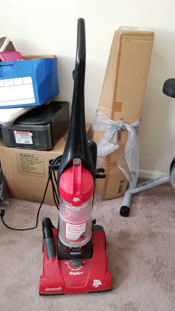 Dirt devil featherlite cyclonic vacuum cleaner for Sale in Stamford, CT ...