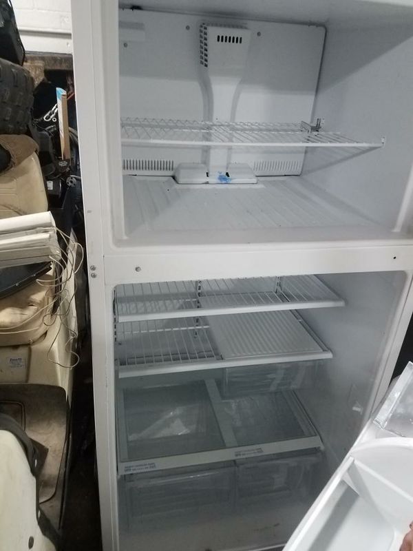 Kenmore refrigerator only a few months old for Sale in Columbus, OH