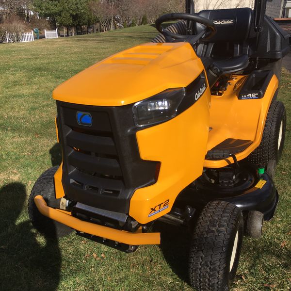 Cub cadet XT2 for Sale in North Haven, CT - OfferUp