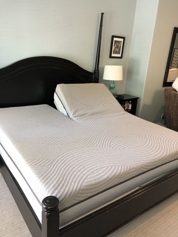 Sleep Number flextop King Mattress and Base for Sale in Phoenix, AZ