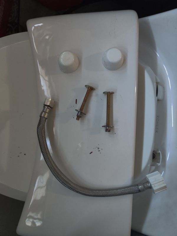 Kohler 1.6 gal, 6 liter flush toilet for Sale in Peoria, AZ OfferUp