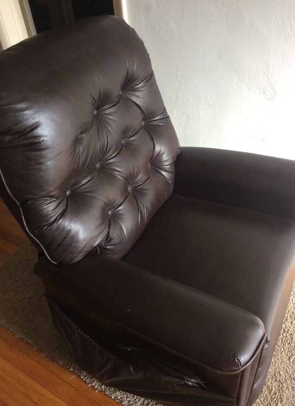 Recliner/Lift chair for Sale in North Miami Beach, FL OfferUp