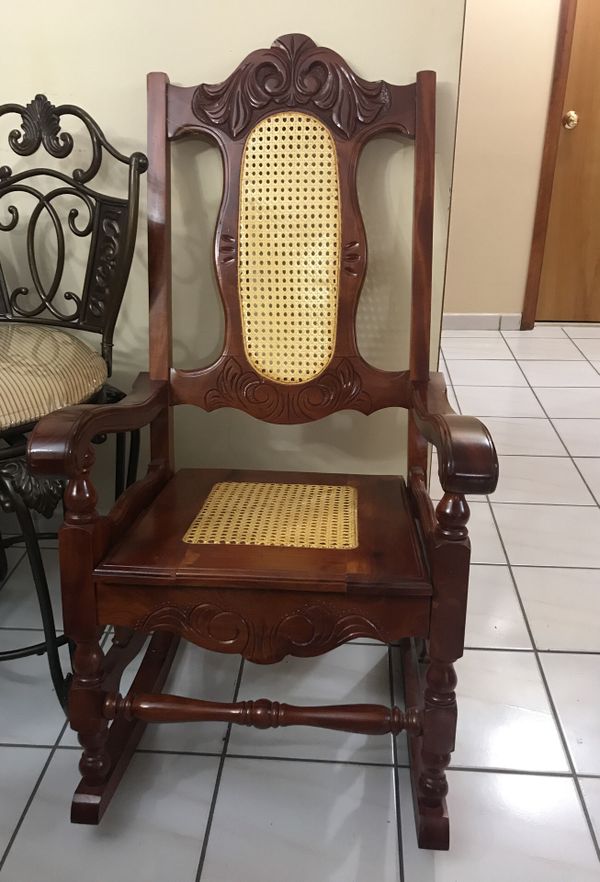 Sillones cubanos de madera for Sale in Hialeah, FL - OfferUp