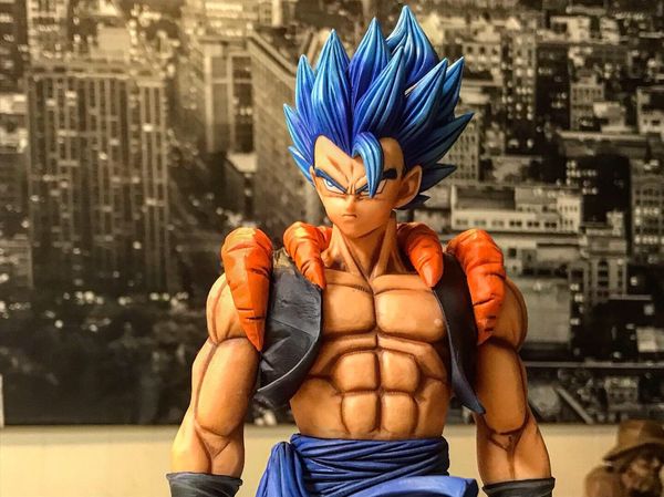 statue gogeta blue