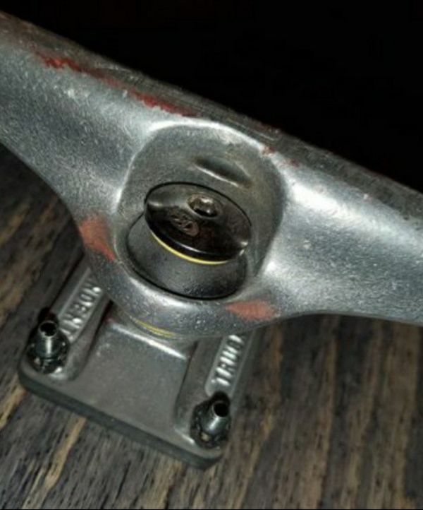 OEM Grind King Kingpin (2 in a package) with Allen Key No Breakage or