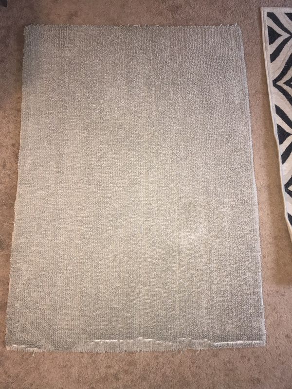 Grey Rug from Tj Maxx 5 1/2 ft by 4 ft for Sale in Milwaukee, WI - OfferUp