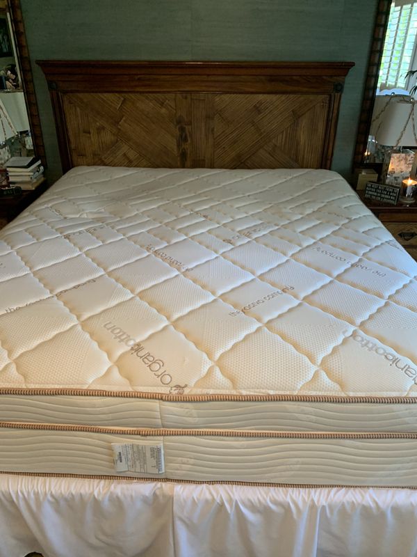 Cal King Mattress Saatva Ultra Firm for Sale in Rancho Santa