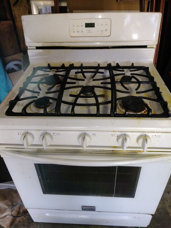 USED FRIGIDAIRE GALLERY 5 BURNER GAS RANGE STOVE for Sale in Portsmouth