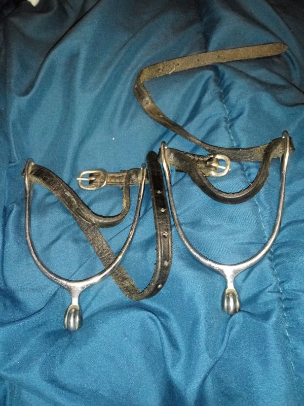 ENGLISH HORSE RIDING SPURS WITH LEATHER BLACK STRAPS for Sale in San Diego, CA OfferUp