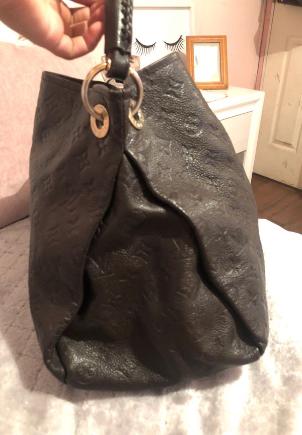 LOUIS VUITTON BAG for Sale in Irving, TX - OfferUp