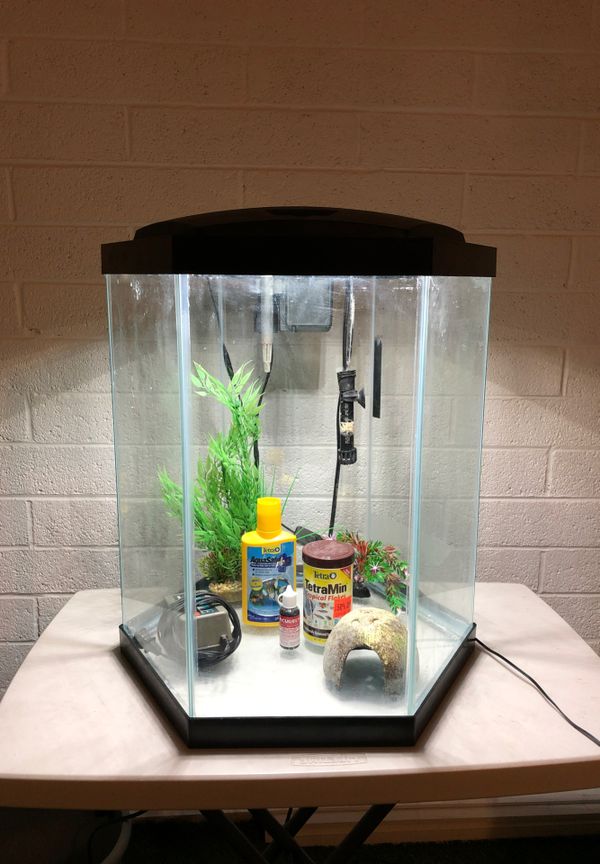 Hexagonal fish tank for Sale in Phoenix, AZ - OfferUp