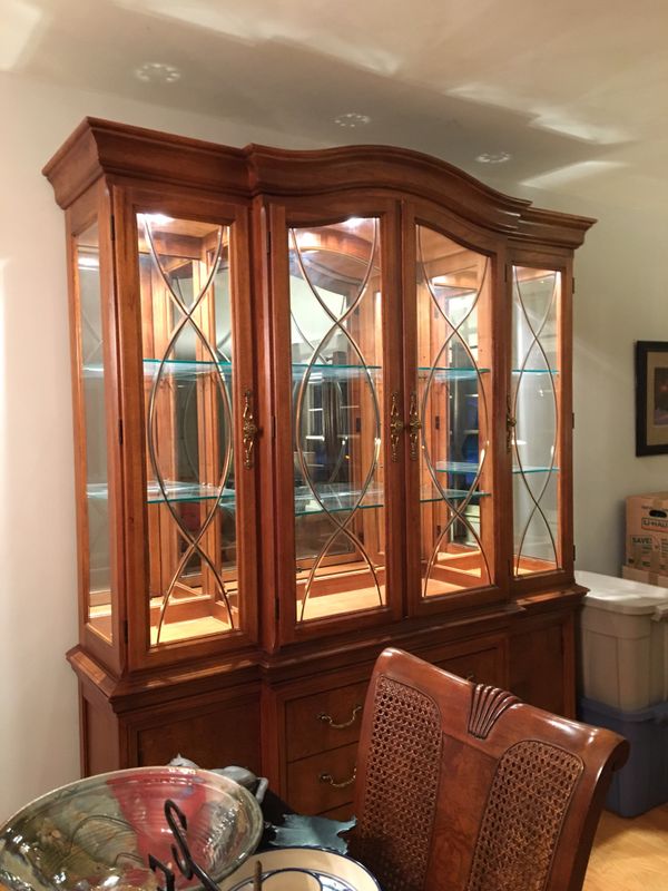 Thomasville China hutch for Sale in Naperville, IL OfferUp