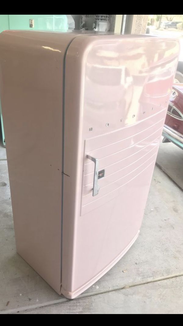 1950s pink vintage refrigerator for Sale in Queen Creek, AZ OfferUp