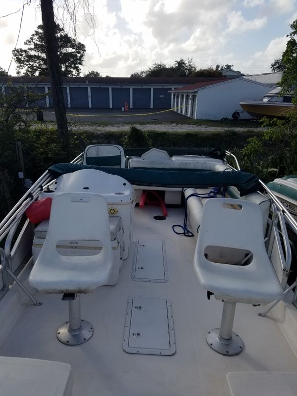 2004 20 foot hurricane deck boat for Sale in Lake Worth, FL OfferUp