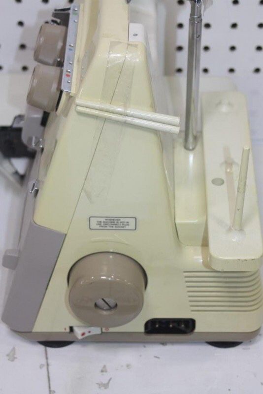 Bernette Bernina MO-203 Serger Sewing Machine. for Sale in Burbank, CA