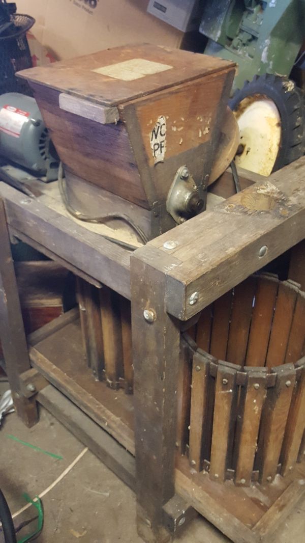 Cider Press For Sale >> Apple Cider Press With Electric Motor And 2 Mint Condition Barrels For Cider Press For Sale >> Apple Cider Press With Electric Motor And 2 Mint Condition Barrels For