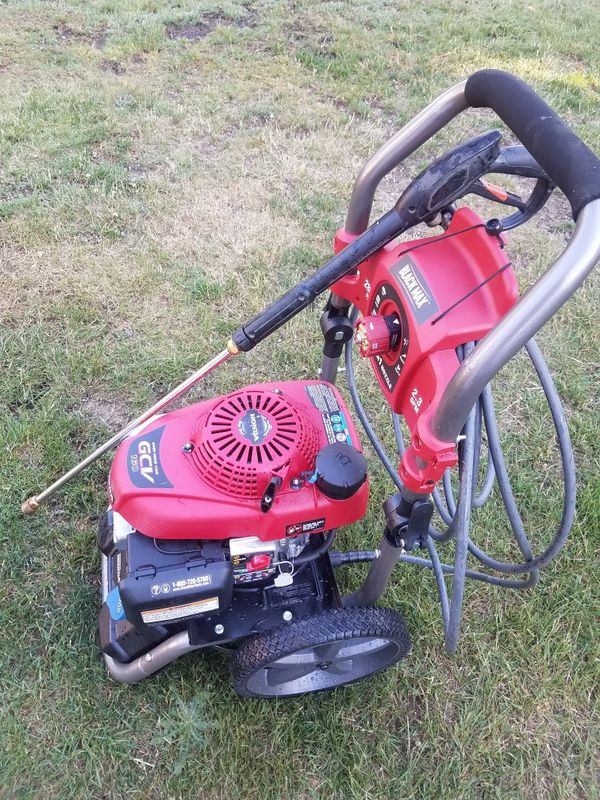 Black Max 2,800 PSI Gasoline Pressure Washer - Powered by Honda for ...