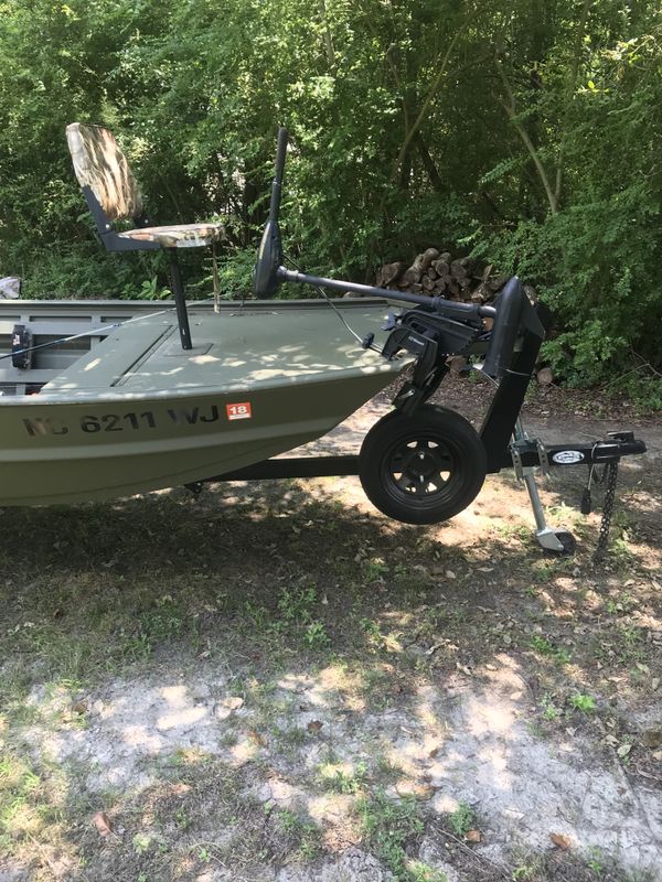 Duracraft 15’ side console Jon Boat for Sale in Fuquay Varina, NC OfferUp