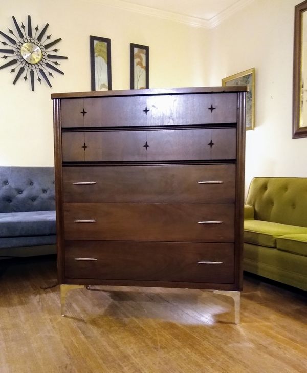 Vintage Broyhill MCM Tall Dresser for Sale in Midlothian, VA OfferUp