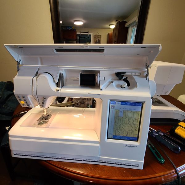 Husqvarna Viking Designer 1 Sewing Machine with Embroidery Table & USB ...