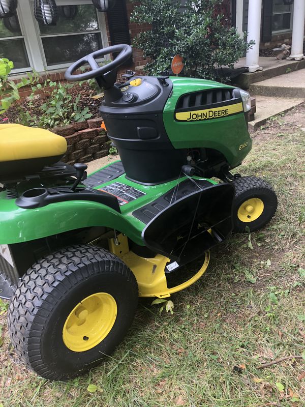 John Deere E110 19HP 42in Riding Lawn Mower for Sale in Camp Springs