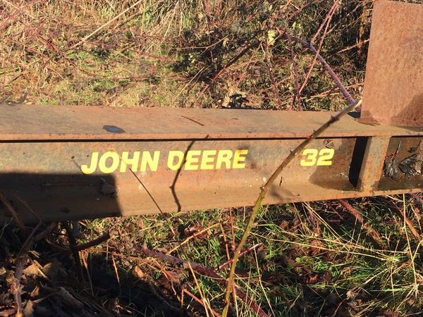 JOHN DEERE MODEL 32 three point hitch hydraulic log
