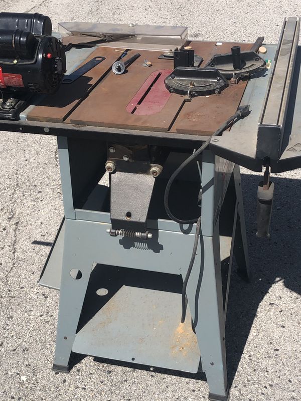 Contractor Delta Table Saw 10” With 30