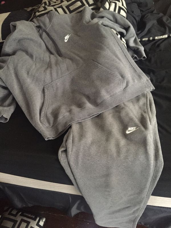 grey and blue nike sweatsuit