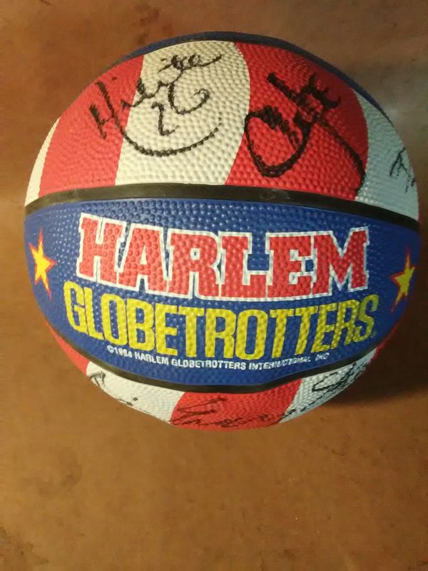 Vintage '94 Harlem Globetrotters autographed ball for Sale in Blue ...