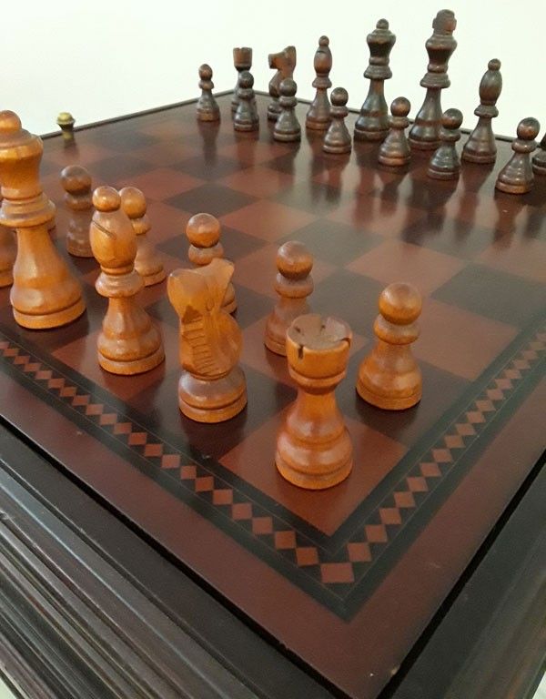 Bombay Company Wooden Chess Set Game Box for Sale in Dallas, TX - OfferUp