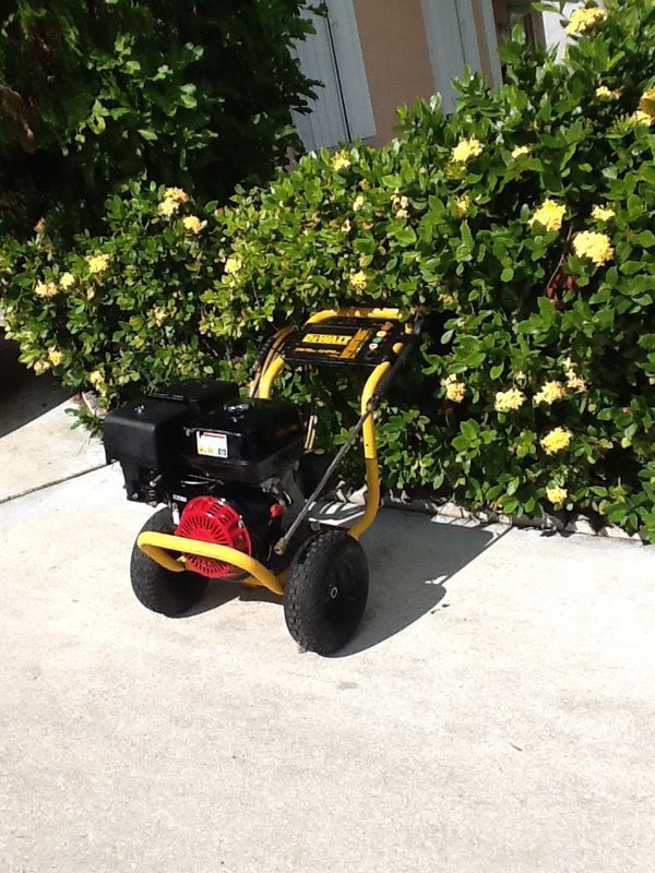 DEWALT HONDA PRESSURE WASHER 3750 PSI, 4.0 GPM, 13HP ENGINE, WITH