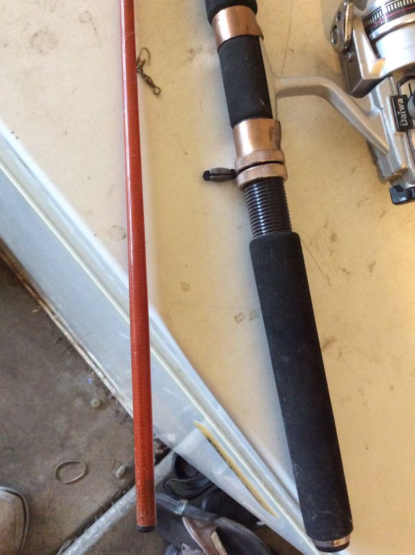 DAIWA VIP GOLD MODEL 7012 MEDIUM LIGHT ACTION 2 PC 6 1/2' SPINNING ROD