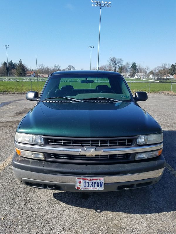 2001 Chevy Silverado for Sale in Youngstown, OH - OfferUp