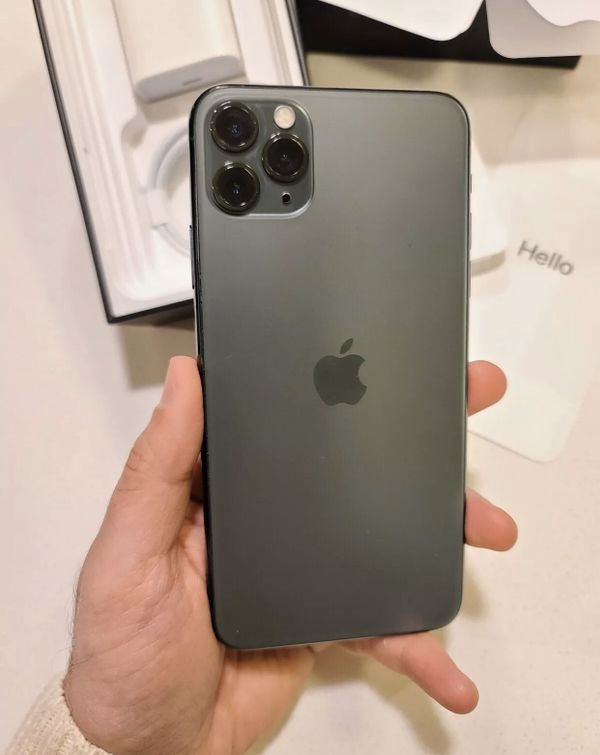 Apple iPhone 11 Pro Max unlocked for Sale in Detroit, MI - OfferUp