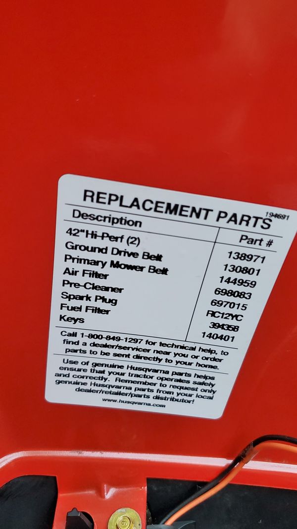 Poulan PXT16542 42" Riding Lawn Mower LIKE NEW for Sale in Trenton, NJ