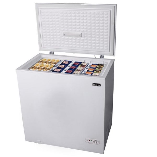 Magic Chef 7.0 cu. ft. Chest Freezer in White for Sale in Issaquah, WA ...