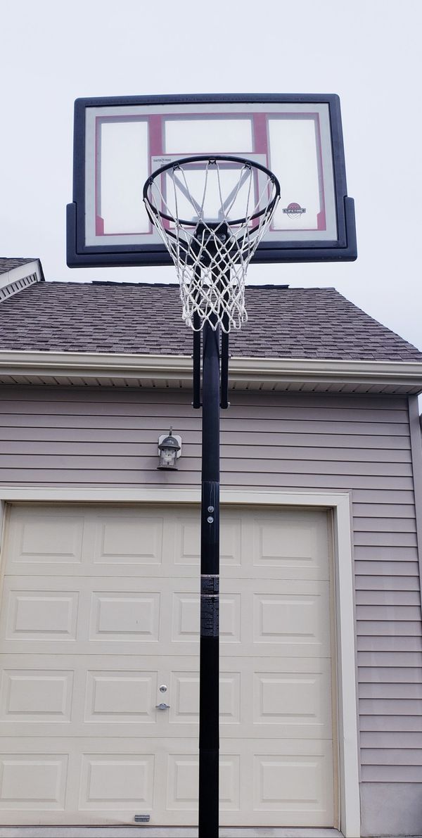 Lifetime 48" Adjustable Portable Basketball Hoop for Sale in Vineland